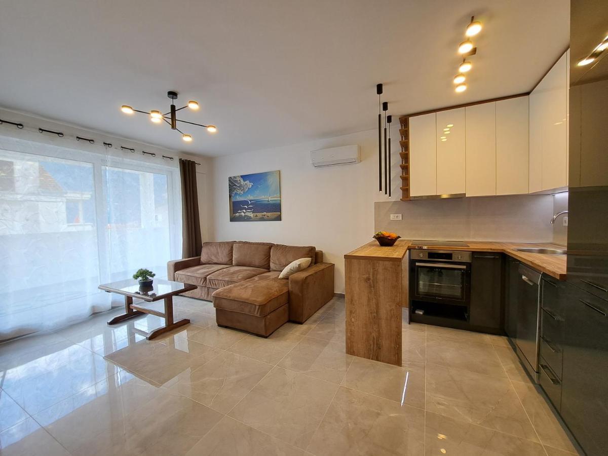 Paun Apartment Kotor Eksteriør billede