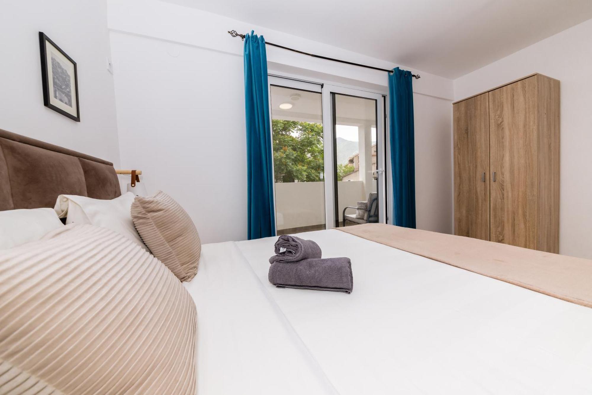 Paun Apartment Kotor Eksteriør billede