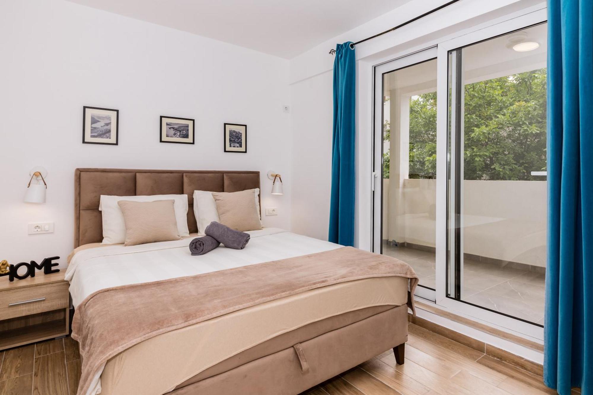 Paun Apartment Kotor Eksteriør billede